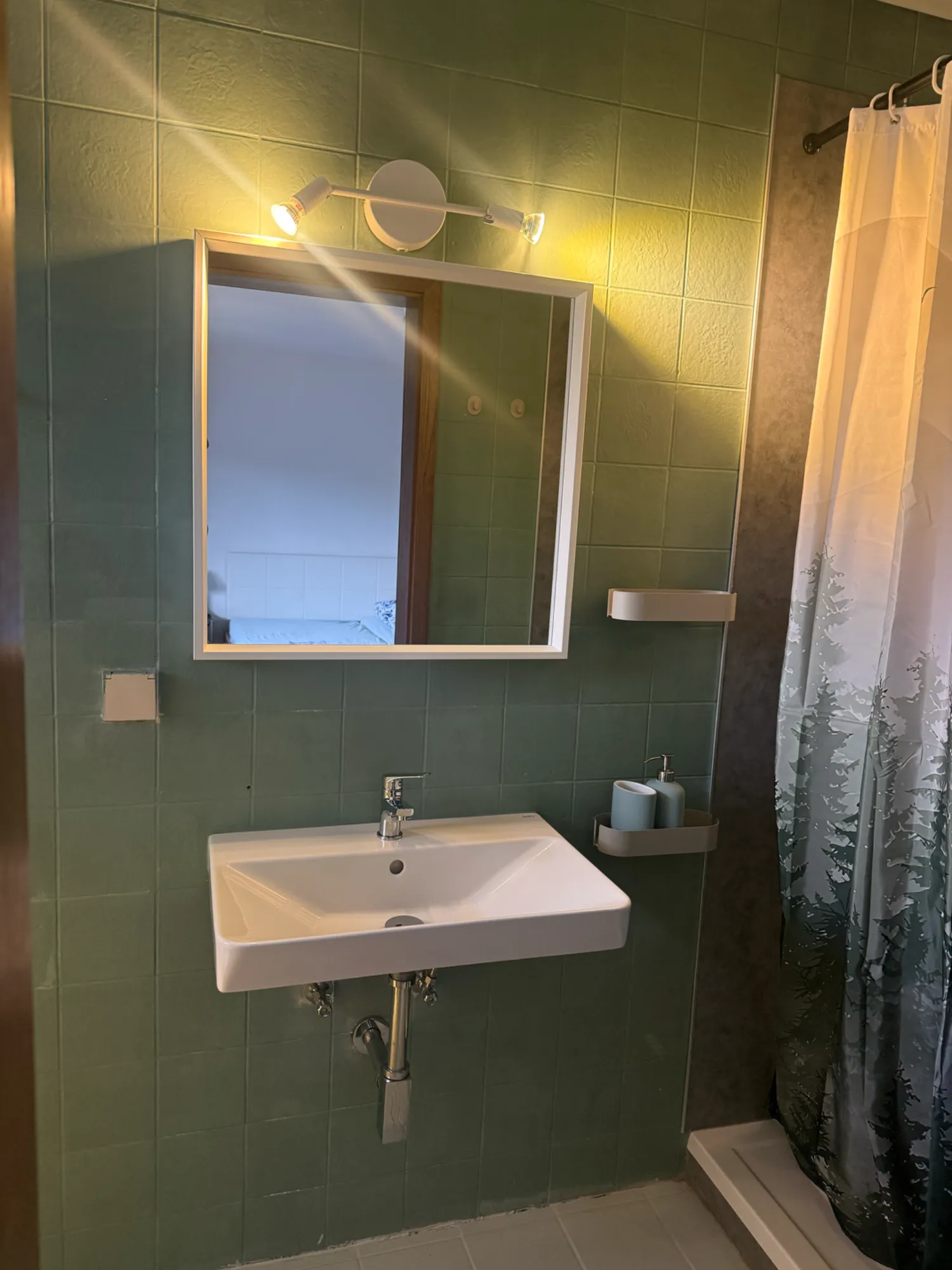 Badezimmer mit Dusche